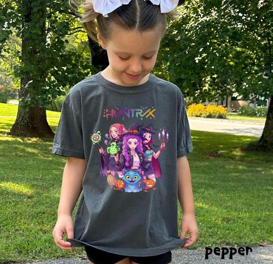 Discover huntrix halloween shirt derpy tiger shirt kpop huntrix t shirt demon hunters saja girls shirt spooky season anime graphic tee