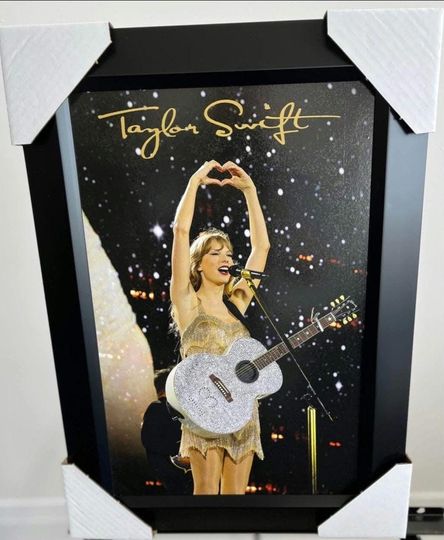 Discover Taylorr Swifts wall art textured print , Gift for Fan