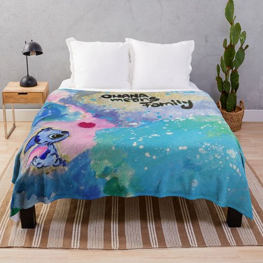 Discover Ohana means family Throw Blanket