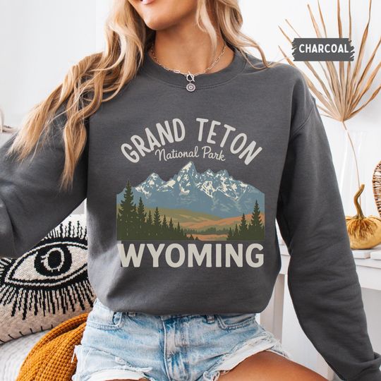 Discover Retro Grand Teton National Park Sweatshirt, Vintage National Park Jumper, Outdoor Adventure Clothing, Mountain Lover Gift, Cozy Wilderness