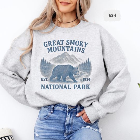 Discover Retro Great Smoky Mountains National Park Sweatshirt, Vintage Mountain Jumper, Nature Lover Sweatshirt, Outdoor Adventure Crewneck