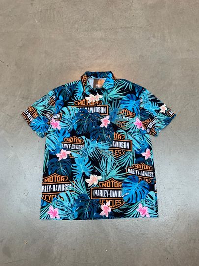 Discover Vintage H Davidson Tropical Hawaiian Short Sleeve Button-Up Shirt