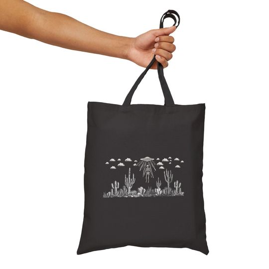 Discover Alien Abduction Tote Bag Desert UFO Skeleton For UFO Enthusiast Gift Alien Themed Gifts Desert ufo Abduction Halloween Skeleton UFO Tote Bag