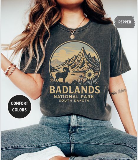 Discover Retro Badlands National Park T-shirt, Nature Lover Gift, Outdoor Enthusiast Apparel