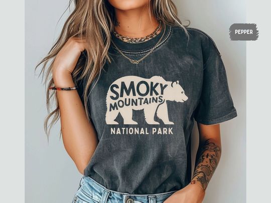 Discover Great Smoky Mountains National Park Comfort Colors Shirt Tennessee Vintage Bear Shirt Bear Tennessee Family Trip Smoky Mountains gift Hiking