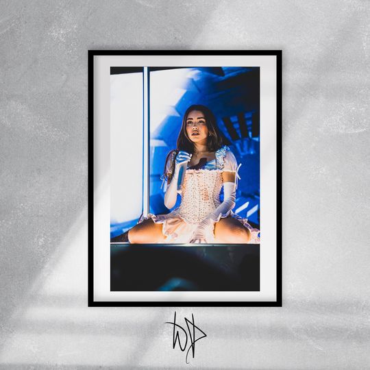 Discover Madison Beer - Original High Quality Print