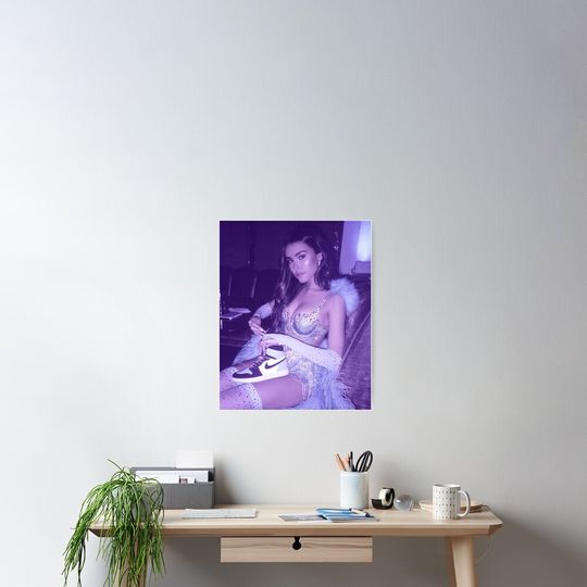 Discover Madison Beer Wall Art Poster – Minimalist Music Inspired Decorative Print