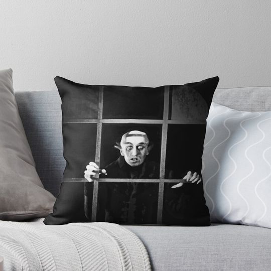 Discover Orlok at the window (Nosferatu 1922) Pillow