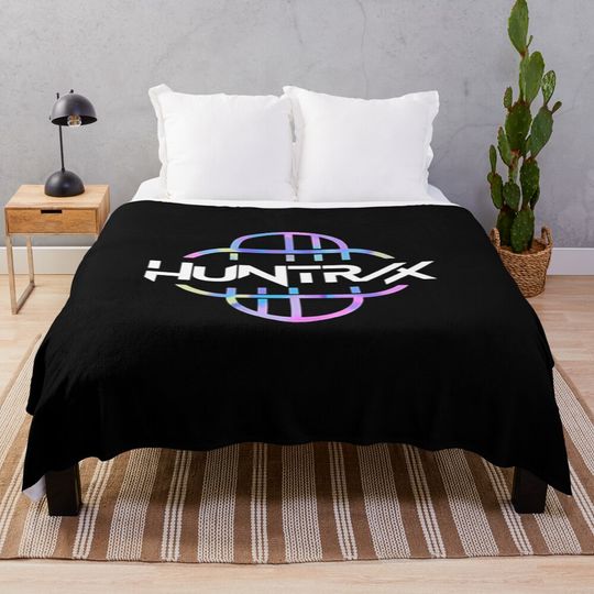 KPop Demon Hunters Huntrix Girls Cozy Throw Blanket