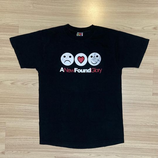 Discover vintage New Found Glory Tour T-Shirt / Pop Punk