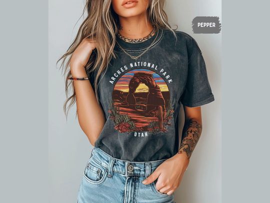 Discover Arches National Park shirt, Utah Tshirt, Comfort Colors, Arches Crewneck, Hiking T Shirt,  Desert Arches Shirt Moab Shirt National Park Gift