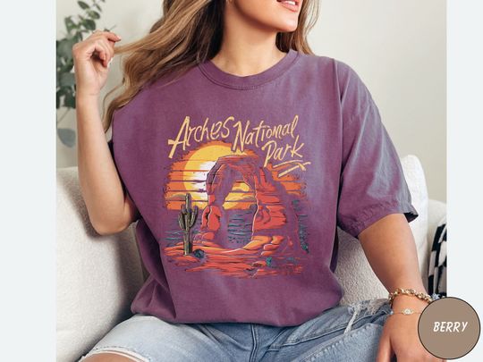 Vintage Arches National Park shirt, Utah Tshirt, Arches Hiking T Shirt, Desert Arches Shirt, Moab Shirt, National Park Gift
