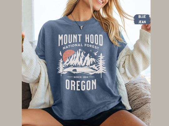 Discover Mount Hood National Forest Comfort Colors Shirt Oregon Vintage Shirt Hiking tee Mount Hood Family Trip Mount Hood gift Oregon Souvenir