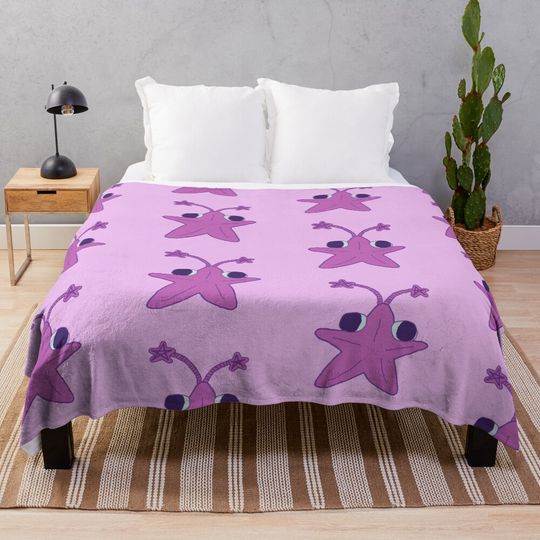 Discover Silly Star Goober <3 (purple edition)  Throw Blanket