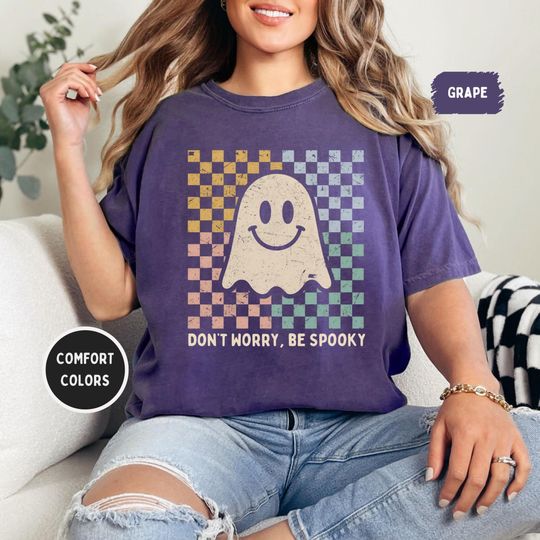Discover Don't Worry Be Spooky Ghost Shirt - Retro Halloween Tee, Comfort Colors, Funny Vintage Distressed Smiley Ghost, Unisex Fall Graphic
