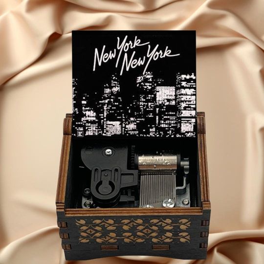 New York Music Box: Frank Sinatra Classic Souvenir