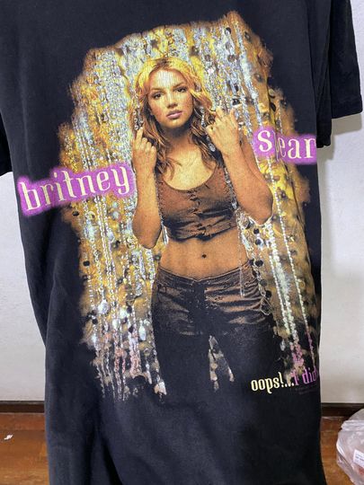Vintage 2000 Britney Spears Oops! I Did It Again Tour Shirt