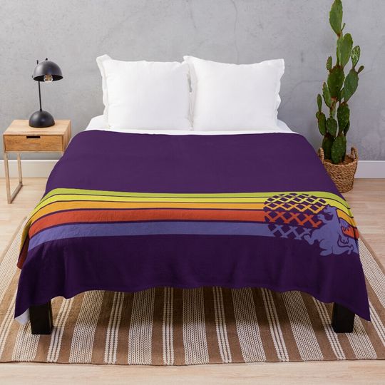 Discover Retro Dragon Stripes Soft Warm Throw Blanket for Couch and Bed