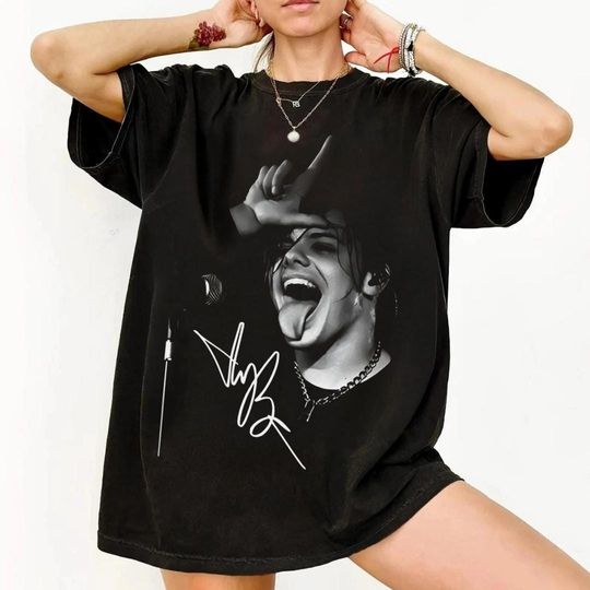 Discover Yungblud Shirt, Yungblud Tour 2025 Shirt, Retro Rock Tour Shirt, Vintage Band Concert Tee, YUNGBLUD Idols The World Tour Shirt Punk Rock Tee