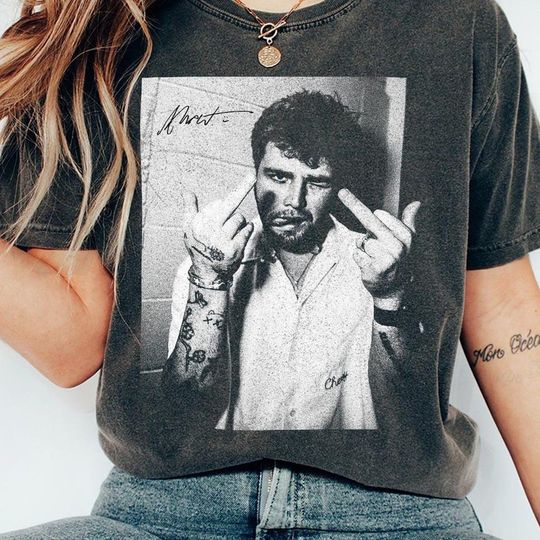 Discover Alex Warren T-Shirt, Alex Warren Tour Music 2025 Bootleg Fan Tee T-Shirt, Alex Warren Face Middle Finger Tour 2025 Shirt