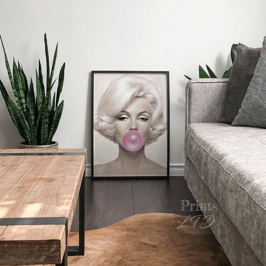 Marilyn Monroe Blowing Bubble Gum Art Poster