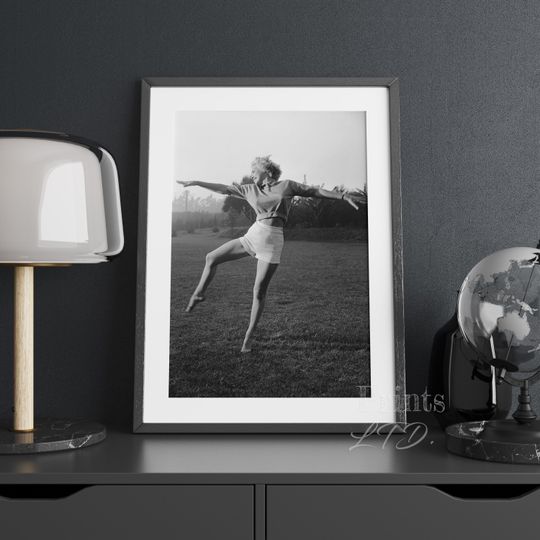 Marilyn Monroe At The Gym Poster