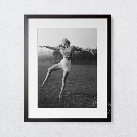 Marilyn Monroe At The Gym Poster