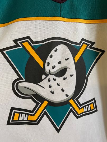 MIGHTY DUCKS / disney ducks / vintage NHL / warm up sweater