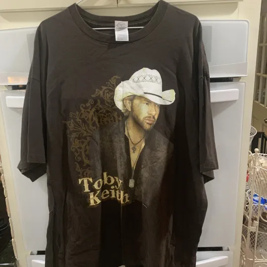 Men’s 2XL brown Short Sleeve Toby Keith Biggest And Baddest Tour T Shirt