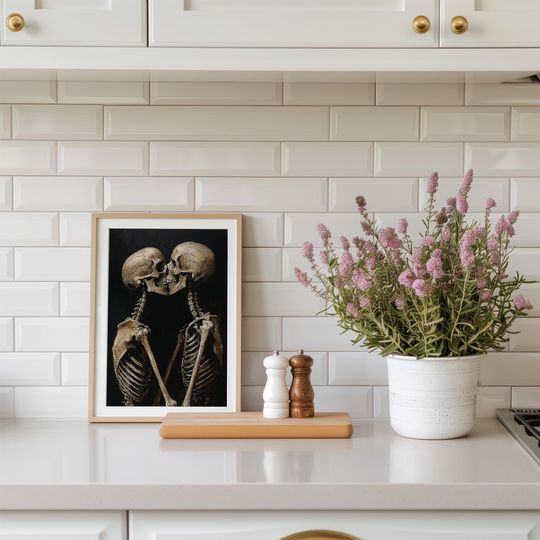 Vintage Skeleton Couple Kissing Painting, Spooky Halloween Print, Dark Academia Valentine Printable Wall Art