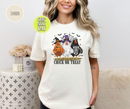 Discover Retro Chick Or Treat Witchy Chicken T-Shirt - Funny Animal Halloween Gift for Farmer