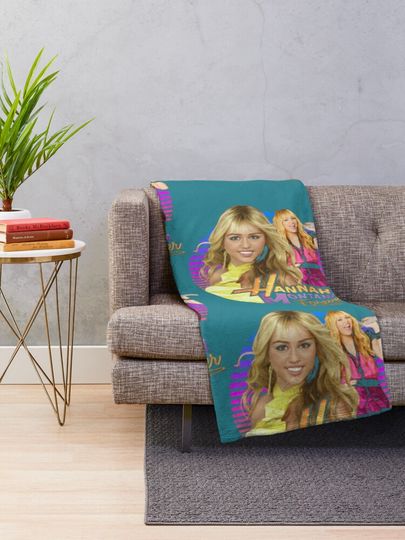 HANNAH MONTANA forever still sitting quietly Throw Blanket