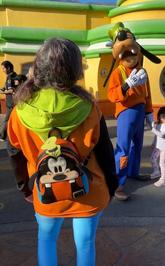 Goofy Inspired Disneybound Leggings with pockets