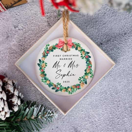 Personalized Married Ornament Gift, Ornament for Couples with Gift Box