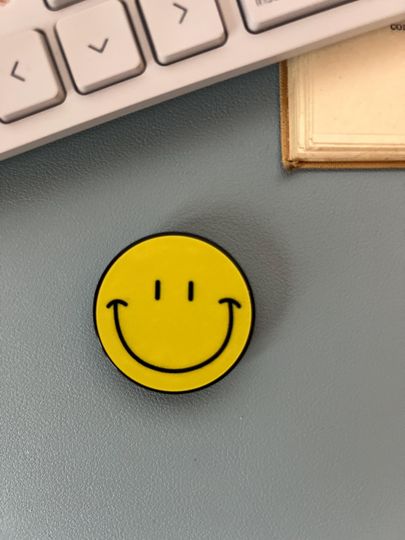 Cute Smiley Face Circle Phone Grip Universal Smartphone Stand & Mount