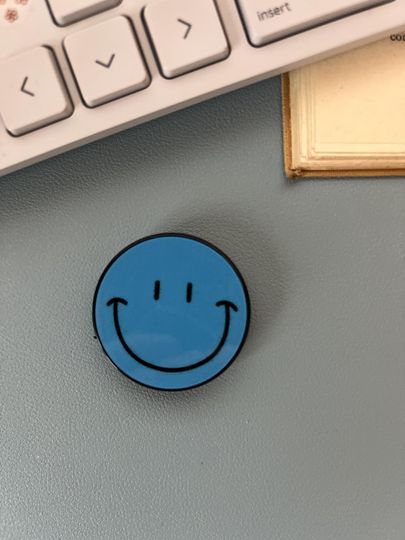 Cute Smiley Face Circle Phone Grip Universal Smartphone Stand & Mount