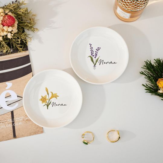 Personalized Birth Flower Ring Dish,Bridesmaid Gifts,Custom Name Trinket Dis