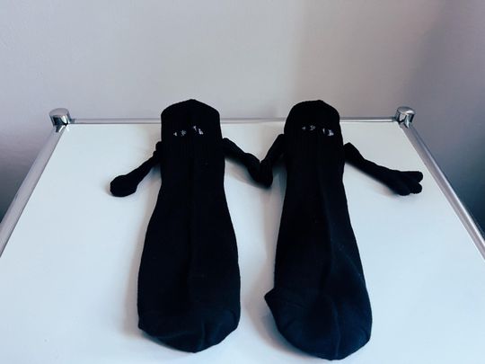 Goggly Fancy Couple Magnet Socks