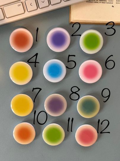 Fade Circle Shape Phone Grip Universal Smartphone Stand and Mount