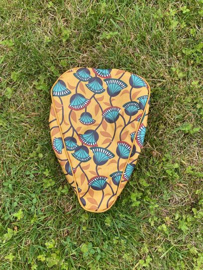 Water-repellent saddle cover