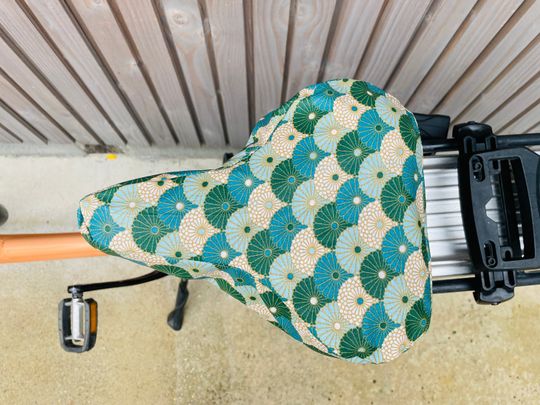 Waterproof bicycle seat cover
