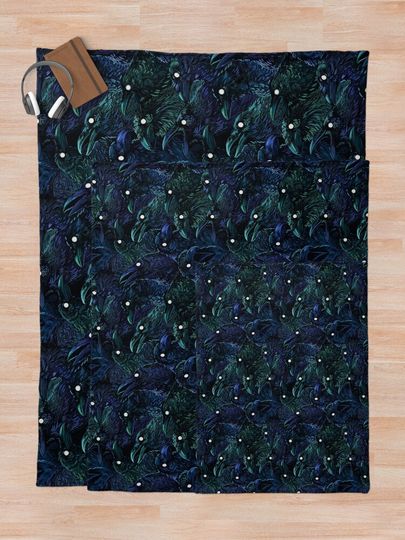 Raven pattern Throw Blanket