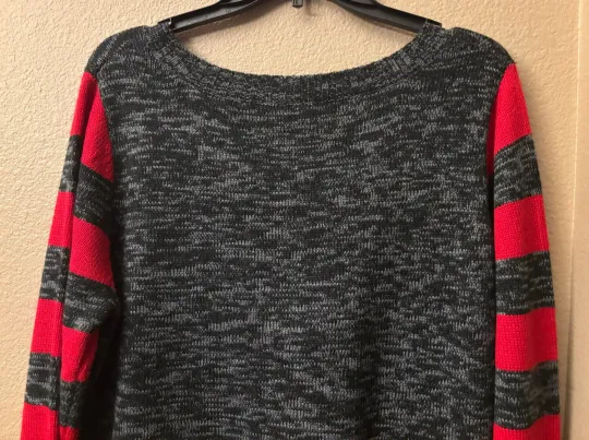 Women’s No Boundaries – Grey Cat Ugly Christmas Sweater