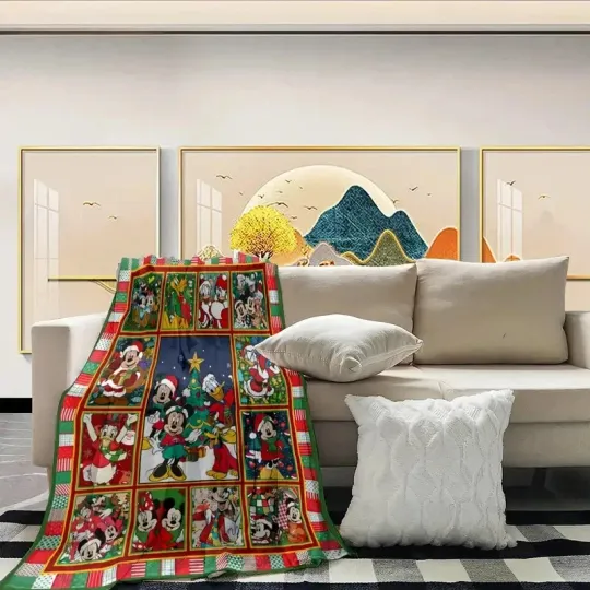 Disney Mickey Mouse And Friends Christmas-Themed Graphics Fleece Blanket