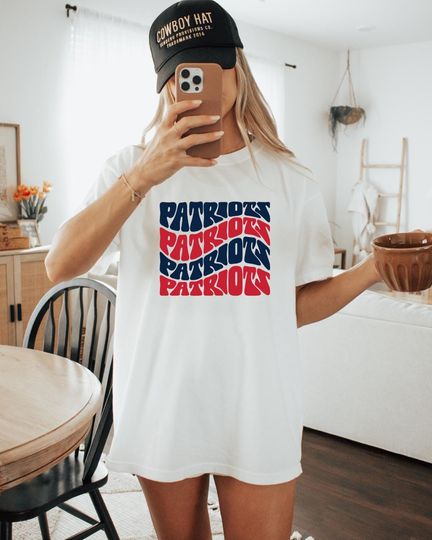 Red & Navy Game Day Tank | Groovy Football Fan Shirt | Vintage Tailgate Top | Sundays in New England
