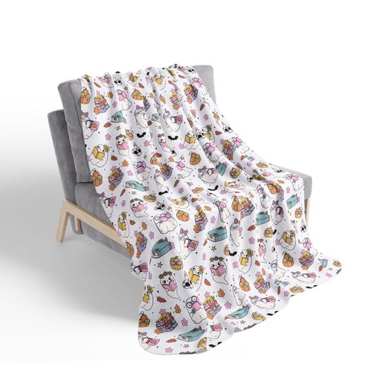 Discover Spooky Ghost Fleece Blanket: Halloween Sherpa Throw, Cozy Bedding