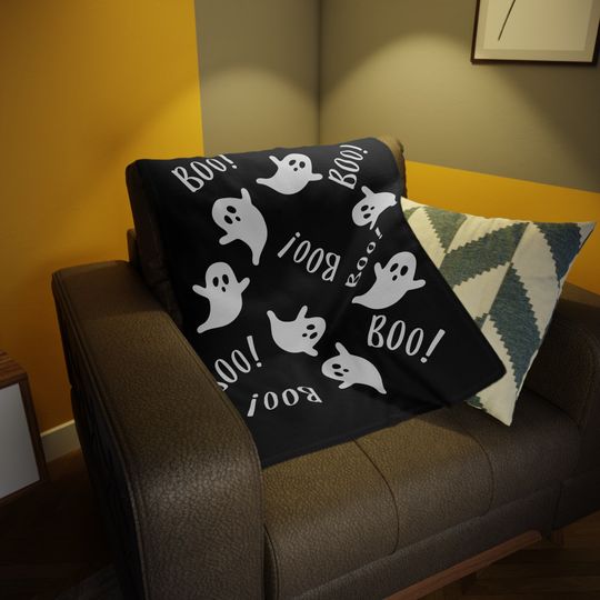 Ghost Plush Blanket, Halloween Throw Blanket, Cozy Fleece Bedding, Spooky Home Decor, Haunted House Nap Blanket