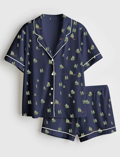 Discover Women's Short Pajama Set with Pocket, Christmas Tree & Holiday Print