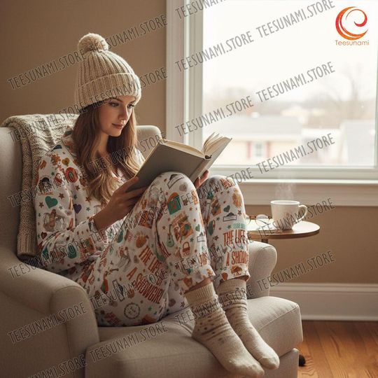 Discover The Christmas Of A Showgirl Pajamas Set