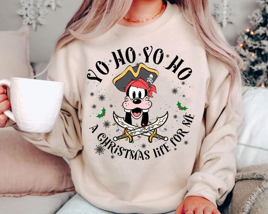 Discover Retro Goofy Pirate Christmas Shirt | Vintage Disney Xmas Tee | Family Matching Disney World Holiday Outfit